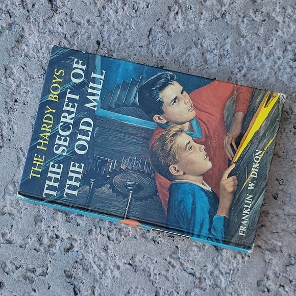 Book! The Hardy Boys The Secret of the Old Mill - Picture 1 of 2